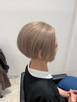 イルミ(iLUMi) iLUMi　×　ベージュカラー