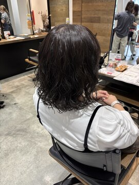 ビヨウシツ ポスタ ゆるふわボブパーマ　　野方理恵子