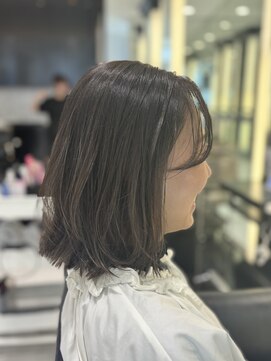 エアー 銀座タワー(AIR) 外ハネ　ミディアム　グレージュハイライト