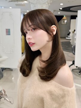 エアー 青山(AIR) ハッシュカット顔まわりレイヤーカットオリーブグレージュ