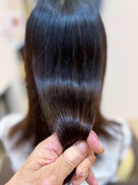 ヴィヴァーチェイルソーレ(VIVACE ilsole) 20代30代40代髪質改善トリートメント艶感ストレート透明感