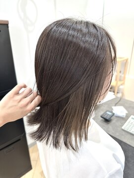 ユニ バイ マグ 長野店(Uni.by Mag) インナーカラー耳掛け切りっぱなしボブミルクティーベージュ