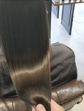 イチゼロイチゼロイチ(10101) まるで10代に戻ったかのようなナチュラルなツヤ髪です