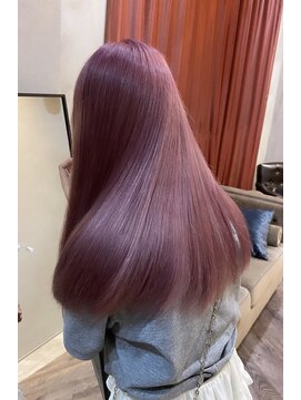 クイン(qin) 艶々ピンクカラー