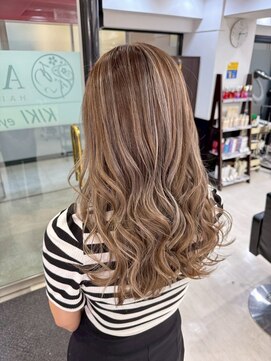 アイズ 本厚木(AIZU) 白髪ぼかしハイライト