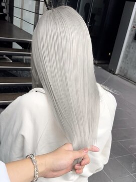 ロンド レア 天神大名店(Lond Le’a) 成人式前にハイトーンでイメチェン!