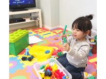 ノック ヘア ハウス(Knock HAIR HOUSE)の雰囲気（お子様とご一緒のご来店も大歓迎、キッズスペースあり☆(個室)）