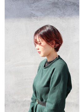 ホワイトルーム(White Room) ショートボブ＋レッドカラー