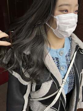 ウル(Ulu) イヤリングカラー くすみグレージュ