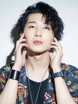 オーシャントーキョーオーバー 渋谷(OCEAN TOKYO OVER) 黒髪センターパート