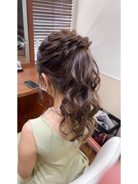 クレア(Crea) ポニーテール