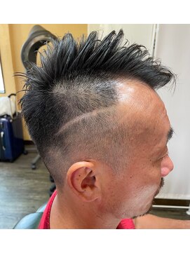 ヘア ファミーユ(hair famille f) フェードモヒカン