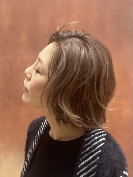 ビュートリアム 梅田(BEAUTRIUM) ショート/フレンチボブ/外ハネ/30代/40代/梅田/