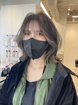 イヴォークトーキョーオーサカ(EVOKE TOKYO osaka)&nbsp;大人レイヤー くびれミディアム インナーカラー グレージュ ボブ