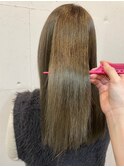 小顔サラサラロングストレートベージュブラウン