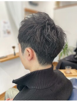 タイム(Thyme)の写真/ビジネスシーンでも好印象な爽やかStyleを実現。パーマやカラーで毎日の通勤も楽しく！