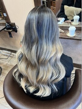 モアムー(Moremuu) 【りえ】バレイヤージュ