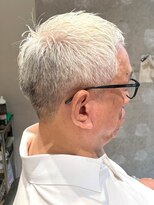 エムエイチザバーバー 本町(MH THE BARBER)&nbsp;ホワイトシルバー×ショートフェード【北浜・堺筋本町・淀屋橋】