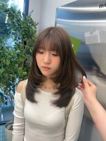 ロエ(LOE) オリーブベージュレイヤーカット顔周りレイヤーブリーチなし