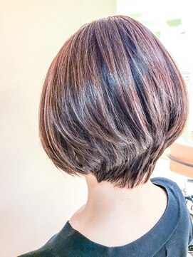 モリオ フロム ロンドン 鶴瀬店 【morio鶴瀬】大人かわいい前下がりショートボブ