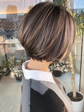 キアラ(Kchiara) ハイライト前下がりショートボブ/kchiara福岡天神川野直人