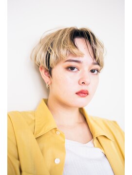 ピズム(PISM) 耳かけハンサムイメチェンショート／ハイライト＆ローライト