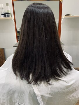 オリジナル ヘアー（OLIZINAL Hair) 毛先少し軽めミディアム