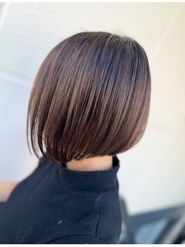 ラビス 浦和(Lovis) 美髪/ネビージュ/大人かわいい/透明感ショート[浦和]