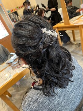 エヌアンドエー 草加店(N&A) お呼ばれパーティーヘアアレンジ#1 ハーフアップ編みおろし