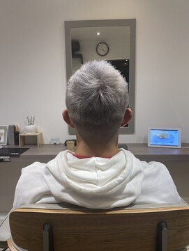 スタッフ(STUFF) ホワイトカラー