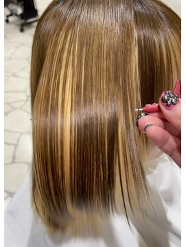 シアン 大須店(CYAN.) ブリーチ履歴に縮毛矯正