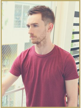 ジジバイワースホワイル(jiji by WORTH WHILE) アッシュブラックウルフマッシュパーマハイライト波巻きショート