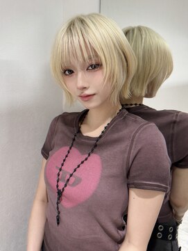 サロウィンフレンテ 新宿三丁目(SALOWIN Frente) 石塚／ぱっつん顔まわりウルフブロンドタッセルレイヤーボブ新宿