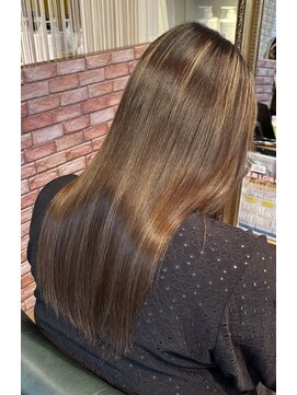 リン(Lin.) 美髪矯正ストレート 【山下 泰世】