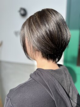 ビオトープアトラ(Bio-Top atora)の写真/白髪は“染める”から“魅せる”時代。白髪をぼかして透明感をプラスし、周りと差がつくカラーに！