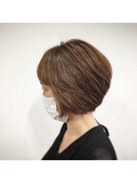ミシュタ(mishuTA) まとまり前下がりスタイル