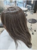 白髪ぼかしハイライト　淡いブルー系カラー