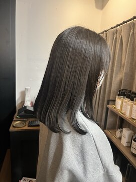 スケール(SCALE) 暗めグレージュ