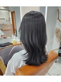 ダークシルバーグレージュ