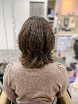 ジラ ヘアアンドメイク(girra HAIR&MAKE) ヨシンモリ
