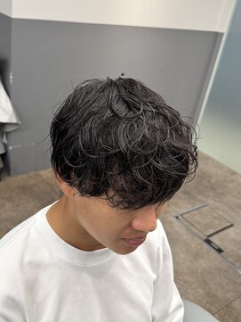 ノイセル 西本町(Noisyle) フェザーパーマスパイキーショートブルーブラックサーフカールy