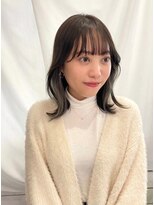 ミモザワークス ヘアアレンジ くびれミディアム イヤリングホワイトカラー