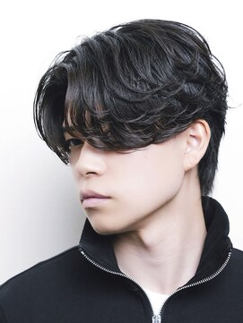 ミヤビ(MIYAVI) 束感フェザーパーマ