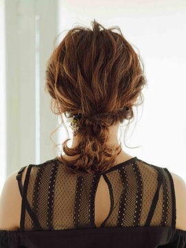 ヘアアンドリラクゼーション シャッセ(Hair&Relaxation SASE) ミディアムローポニー