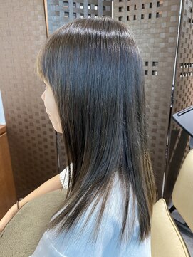 アリューカヘアー(Alluca Hair) トリートメントストレート　　根元のカラー