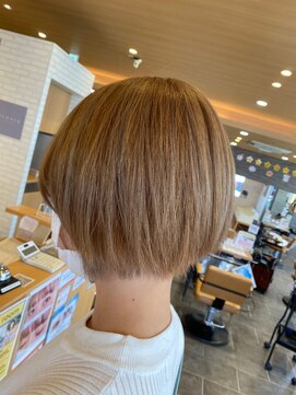 アイコニック 日進梅森台店(ICONIQ) 前下がり切りっぱなしボブ