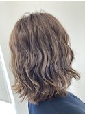 ベージュブラウン