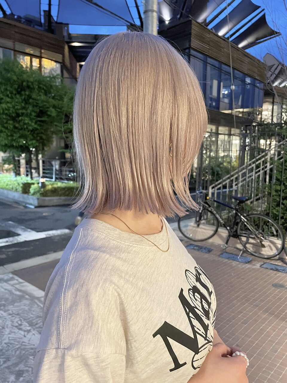 外ハネミディアム ミニボブ ブロンドヘア レイヤーボブ【Riku