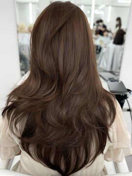 アマトウキョウスマートサロン(AMA TOKYO×Smart Salon) ヘーゼルベージュ　ブリーチなし　レイヤーカット　海外風