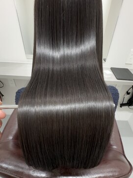 ライア 下北沢(laia) 暗めグレージュでここまでの艶感はなかなかに【下北沢】